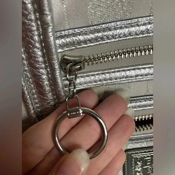 Rare Coach Poppy Silver Glam Tote Bag - Picture 5 of 16